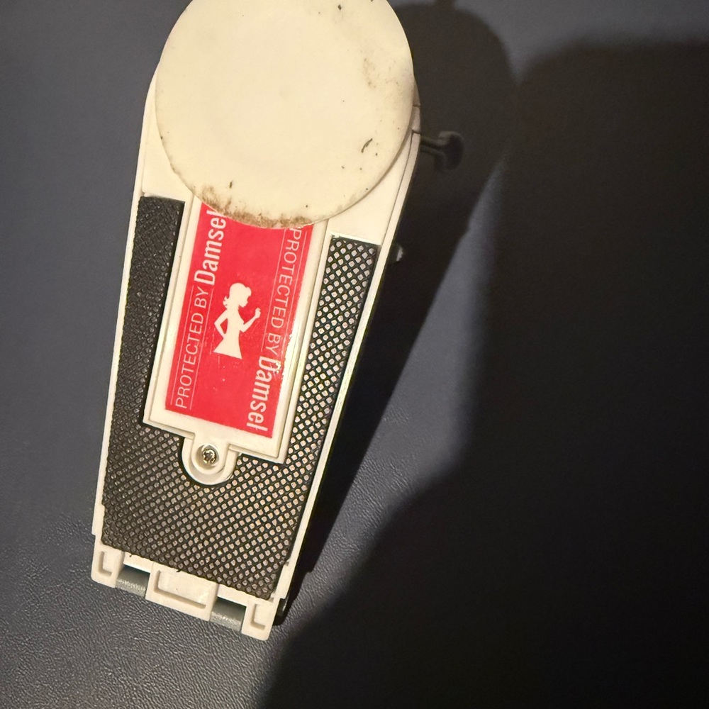 Damsel in Defense Step Off Portable Entry Alarm - Picture 4 of 4